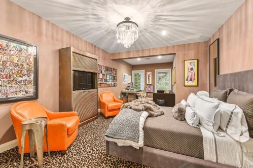 2 Shadow Tree Ln, Briarcliff NY 10510-2255 exterior