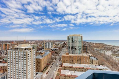 1660 Prospect Ave, Milwaukee WI  53202-2400 exterior