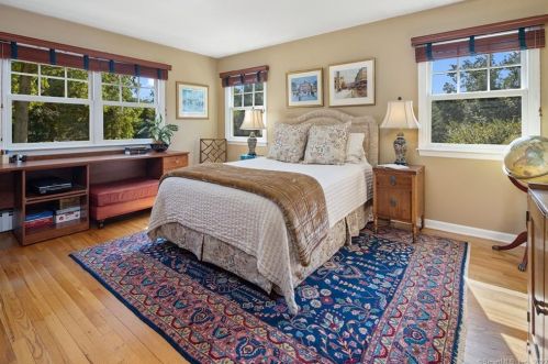 140 Long Lots Rd, Westport CT 06880-3826 exterior