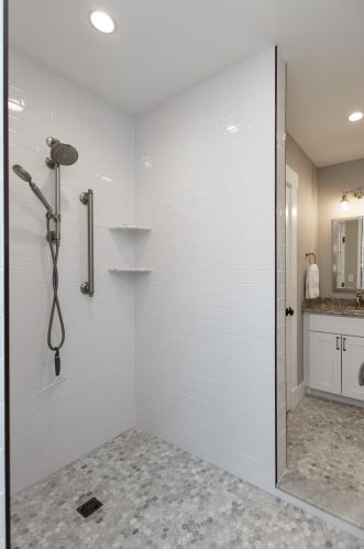 39 Thayer Pond Rd, Concord NH  03301-7517 exterior