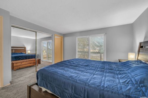 884 Spartan Dr, Sandy UT 84094-1811 exterior