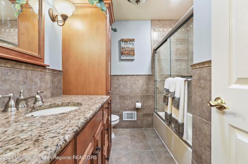 3 Georgian Bay Dr, Morganville NJ 07751-1352 exterior