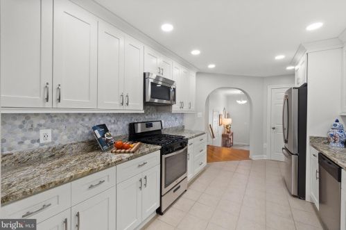 5205 Cottingham Pl, Alexandria VA  22304-3535 exterior