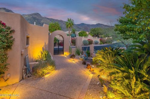 6730 Chapultapec Cir, Tucson AZ  85750-1001 exterior