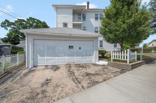 1041 Park Ave, Woonsocket RI 02895-4773 exterior