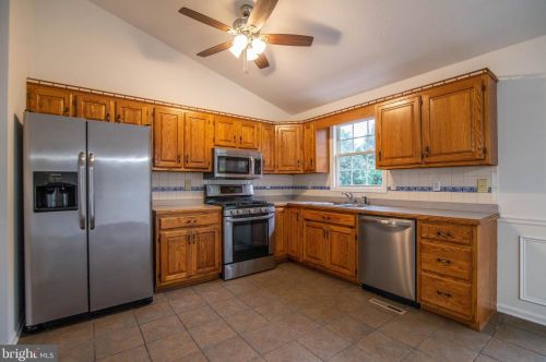 325 Columbus Ave, Littlestown PA 17340-1533 exterior