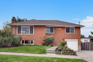 3705 28th Ave, Seattle WA  98199-1732 exterior