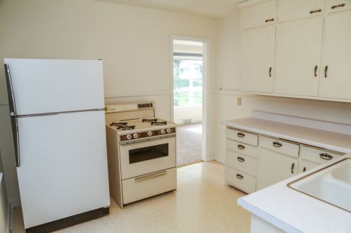 6442 Garden Grove Ln, Milwaukee, WI 53209-3418