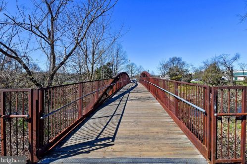 236 Jenkins St, Alexandria VA 22304-4907 exterior