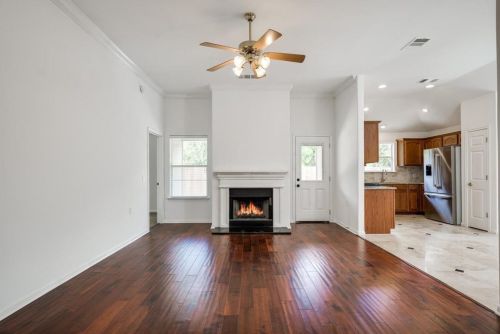 502 Colonial Park Blvd, Austin TX  78745-1787 exterior