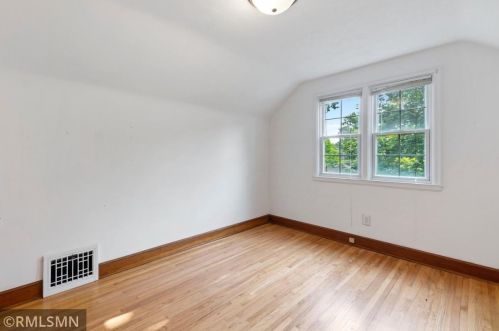 5089 Main St, Maple Plain MN 55359-9430 exterior