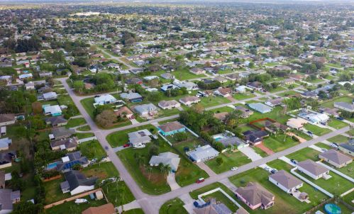 709 Dorchester St, Fort Pierce FL  34983-8762 exterior