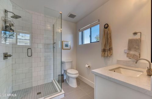 3413 45th St, Phoenix AZ  85018-6028 exterior