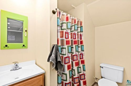 4211 Robinson St, Duluth MN 55804-2113 exterior