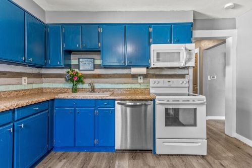 3901 86, Milwaukee WI 53222-2833 exterior