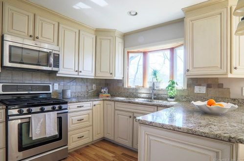 1 Colonial Pl, Norwalk CT 06851-5005 exterior