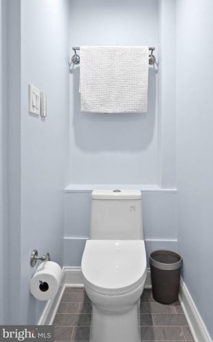 310 16th St, Philadelphia PA  19102-4907 exterior