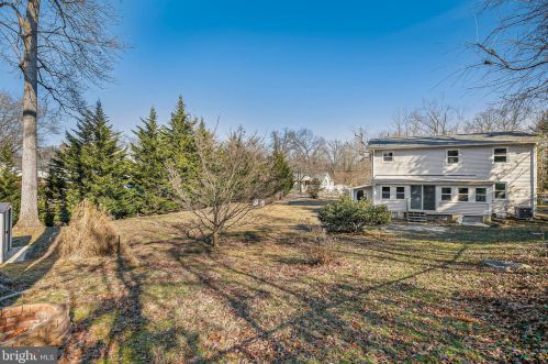 1805 Crawford Dr, Rockville MD 20851-1711 exterior