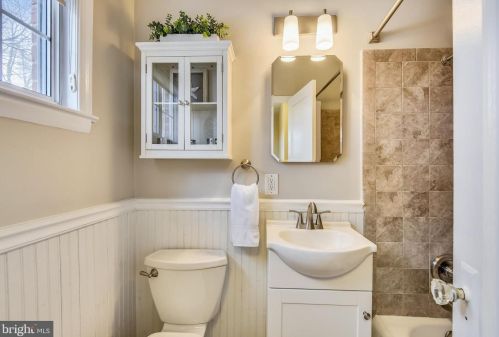 3555 Martha Custis Dr, Alexandria VA 22302-2003 exterior