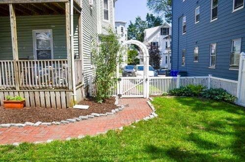 39 Goldsmith St, Boston MA exterior