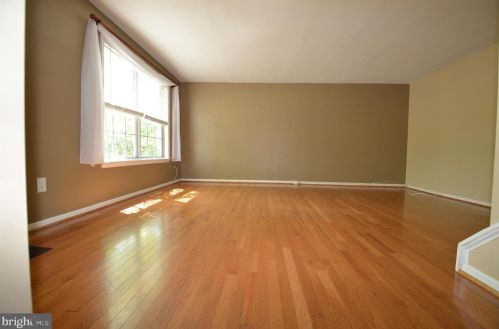 6580 Lochleigh Ct, Alexandria VA  22315-3490 exterior