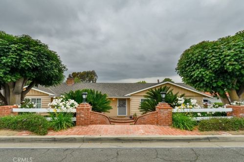 347 Las Riendas Dr, Fullerton, CA 92835-1305