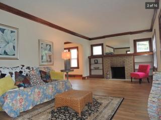 1052 Oxford Rd, Cleveland OH  44121-1826 exterior