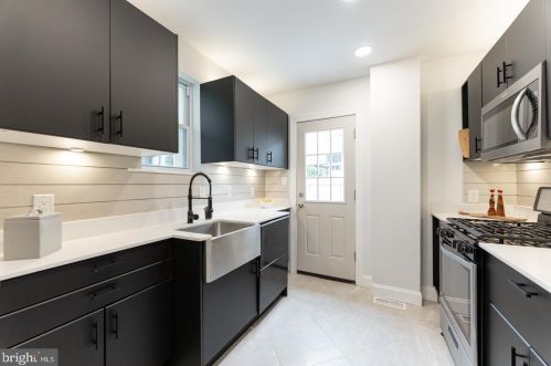 1906 Lawrence St, Philadelphia PA 19140-2406 exterior