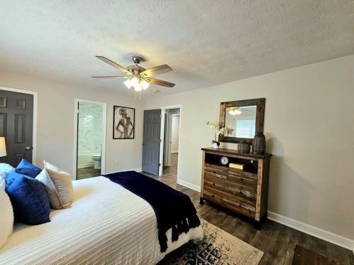 6245 Marbut Farms Rd, Lithonia GA 30058-7974 exterior