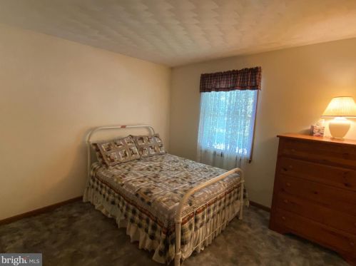 76 Gardenia Dr, Hanover PA 17331-3454 exterior