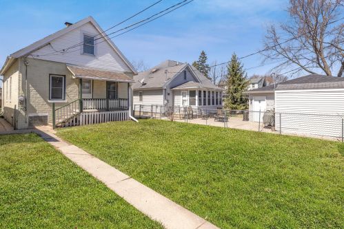 2232 55, Milwaukee WI 53220-1406 exterior