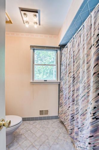 102 King St, Edison NJ 08820-1023 exterior