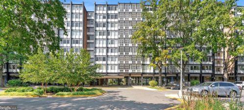 1301 Delaware Ave, Washington DC 20024-3929 exterior