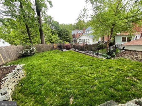 7426 Piney Branch Rd, Silver Spring MD 20901-4352 exterior