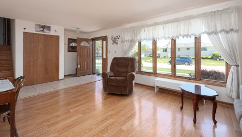 12064 Leamington Ave, Chicago, IL 60803-3136