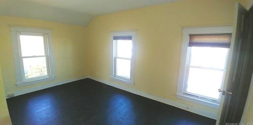 62 Eldridge St, Manchester CT 06040-5551 exterior