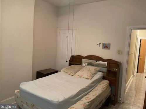 2837 Lawrence St, Philadelphia PA 19120-2803 exterior