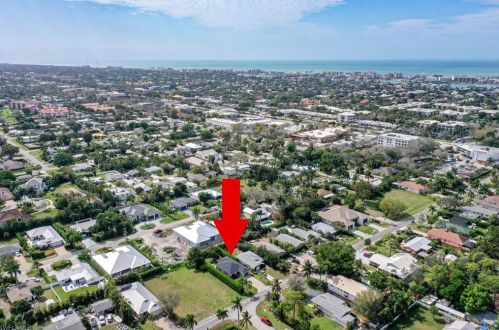 1160 Michigan Ave, Naples FL 34103-3873 exterior