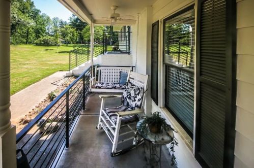 4238 Rocky Ledge Way, Lithonia, GA 30039-3984