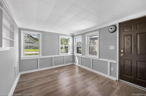 4518 Academy St, Dearborn Heights MI  48125-2210 exterior