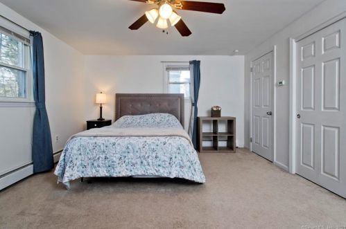 16 Dl Rd, Enfield CT 06082-5137 exterior