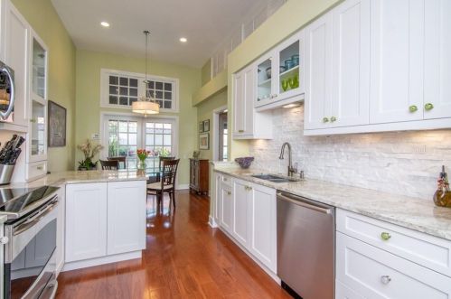 4949 Bayshore Blvd, Tampa FL 33611-3851 exterior