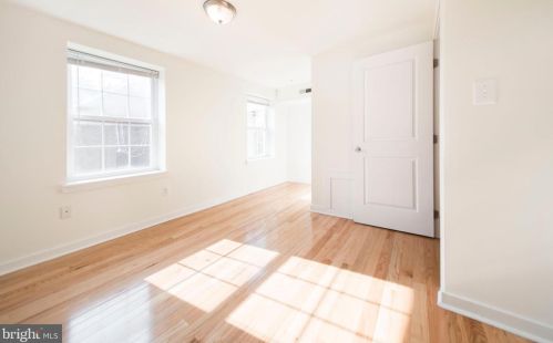 520 4 St, Philadelphia PA 19140-2417 exterior