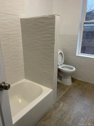 371 198 St, Bronx NY 10458-3103 exterior