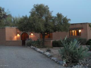 3937 Calle Cancion, Tucson AZ  85718-7275 exterior