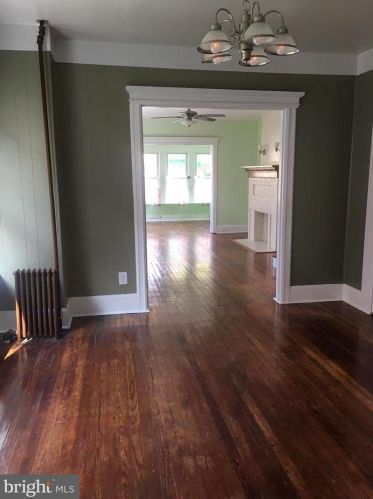 7 Sanhican Dr, Trenton, NJ 08618-5101