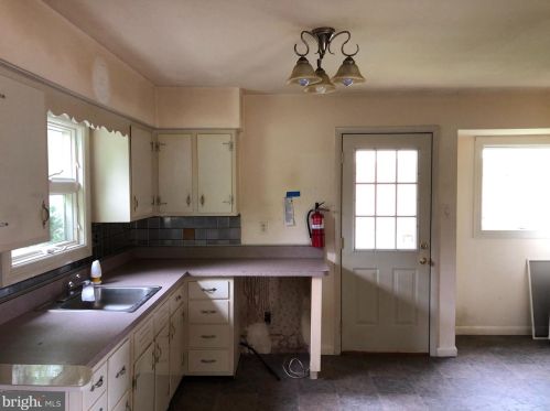 300 Cressmont Ave, Blenheim NJ 08012-3840 exterior