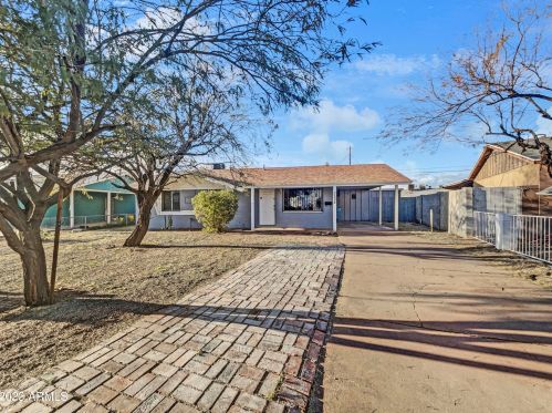 3552 Cheery Lynn Rd, Phoenix, AZ 85018-6222