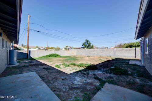 1942 Campo Bello Dr, Phoenix AZ 85032-2051 exterior