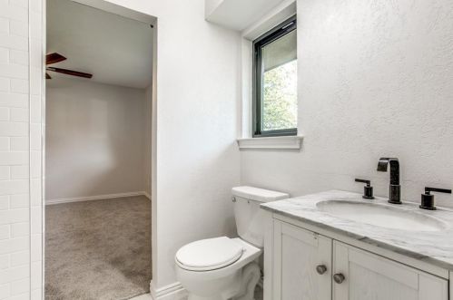 2647 Beechmont Dr, Dallas TX 75228-4224 exterior